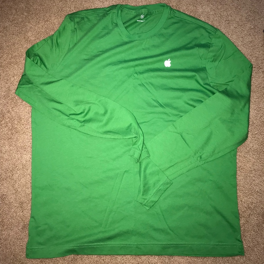 Apple Employee Green “Earth Day”